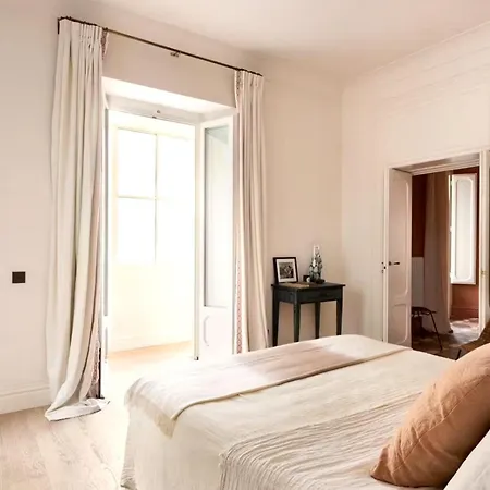 Elegant Seafront In Apartament Lido di Ostia